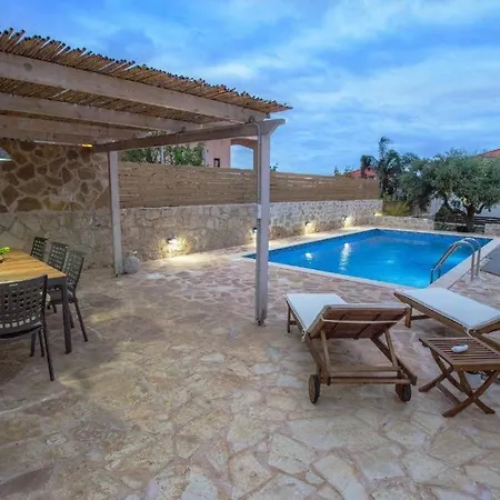 Diktina With Private Pool Sea View * Tavronitis